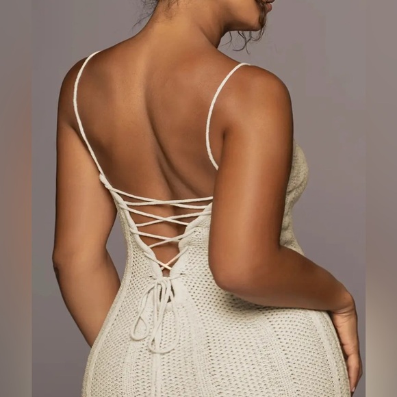 Spaghetti strap cut out back stunning - Picture 5 of 6